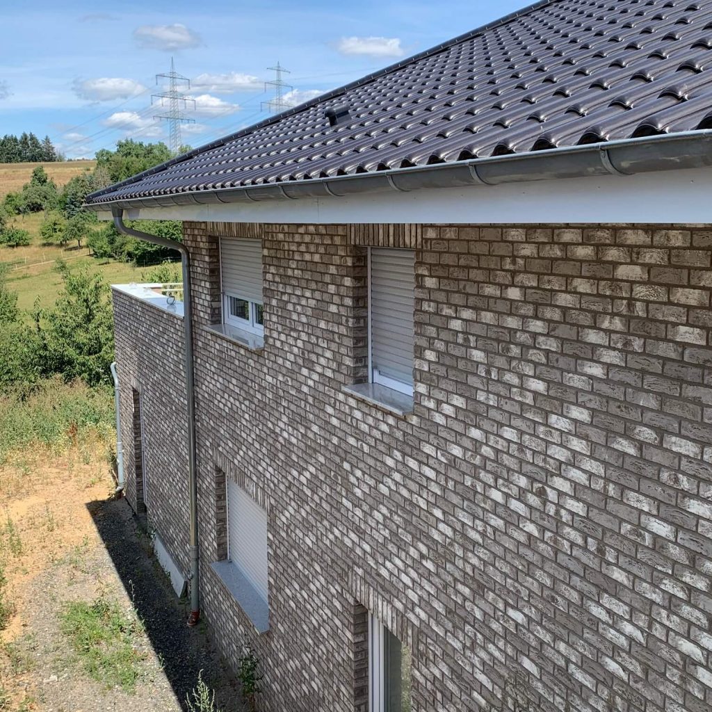 Foto Neubau Einfamilienhaus seitlich